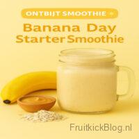 Ontbijt smoothie Banana Day Starter in een glazen mok, met banaan, havermout en pindakaas op een gele achtergrond