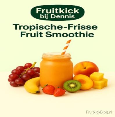 Heerlijke tropische fruit smoothie in een glas met een rietje