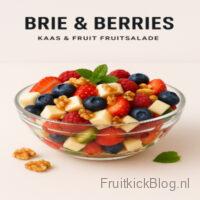 Brie & Berries salade met romige brie en verse bessen β gezonde kaas en fruit combinatie.