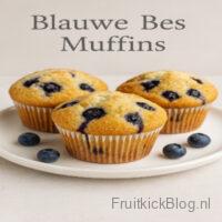 Blauwebes muffins – luchtige muffins gevuld met sappige blauwe bessen, vers uit de bakkerij.